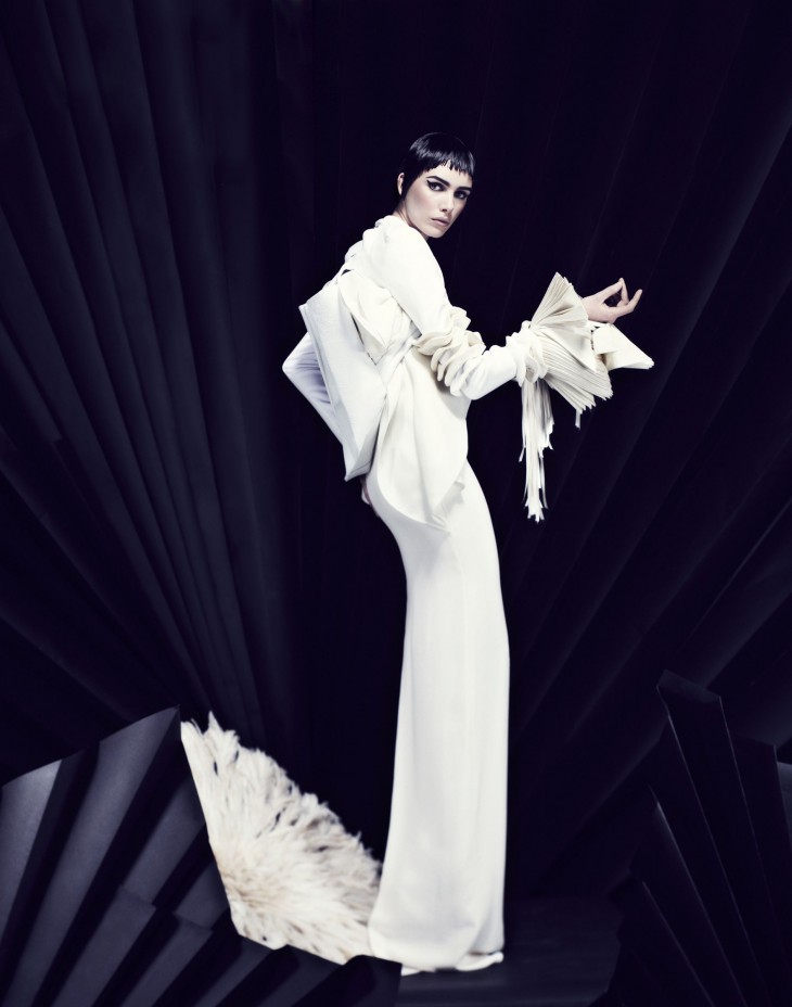 Georgia-Frost-Jenny-Hands1-730x928