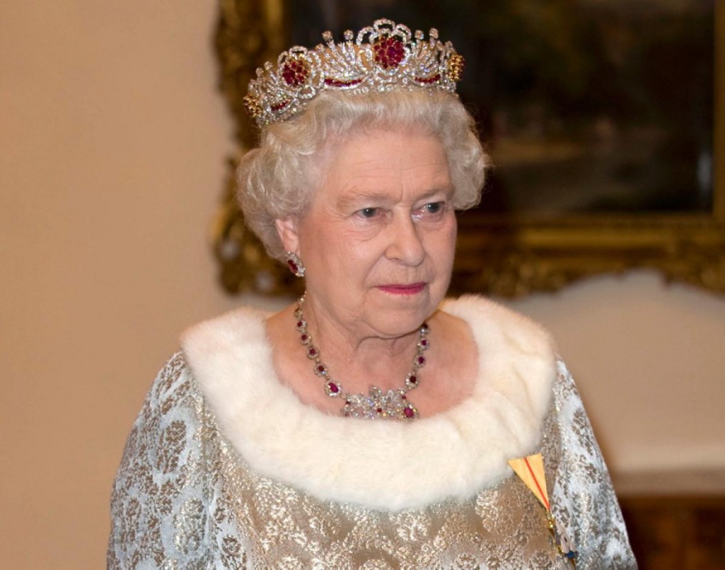 queen-elizabeth-ii-jewels